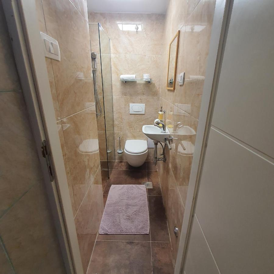 Apartment Niva Spalato Esterno foto